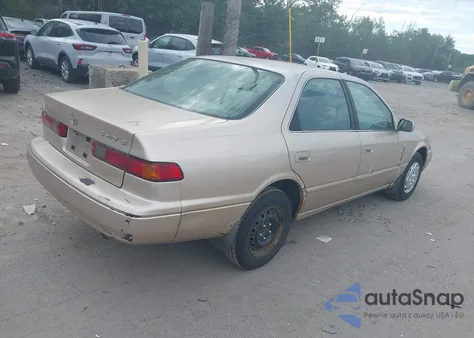 1997 Toyota Camry Le z USA, uszkodzony, nr VIN 4T1BG22K3VU748137